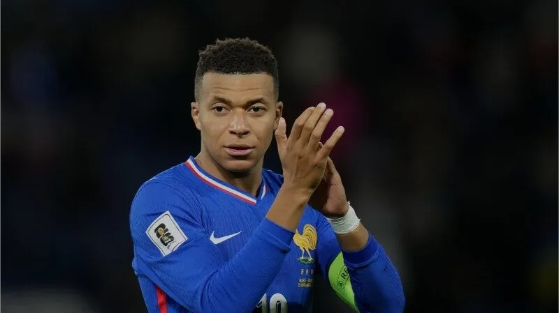 Kylian Mbappe dẫn dắt hàng công ĐT Pháp