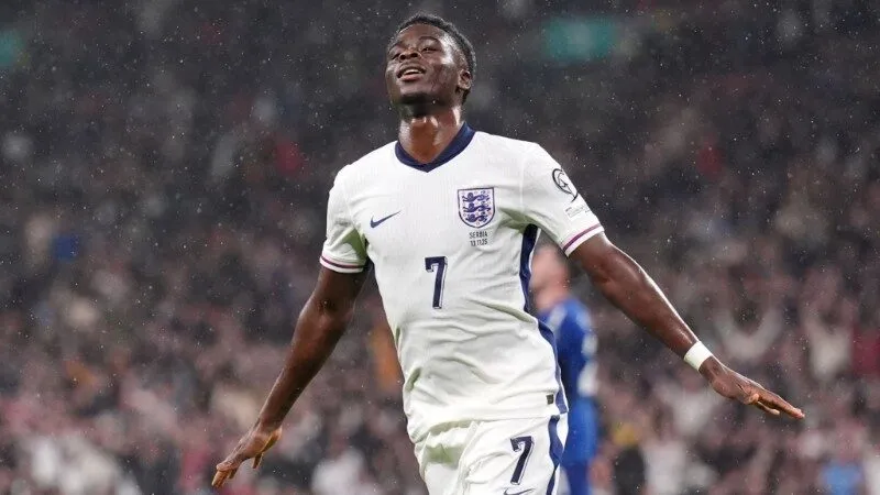 Bukayo Saka tạo đột biến bằng tốc độ cao