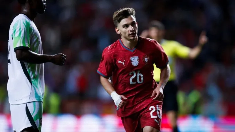 Francisco Conceição định đoạt trận đấu bằng siêu phẩm
