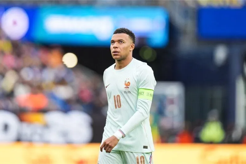 HLV Deschamps vẫn đặt niềm tin vào Mbappe tại World Cup
