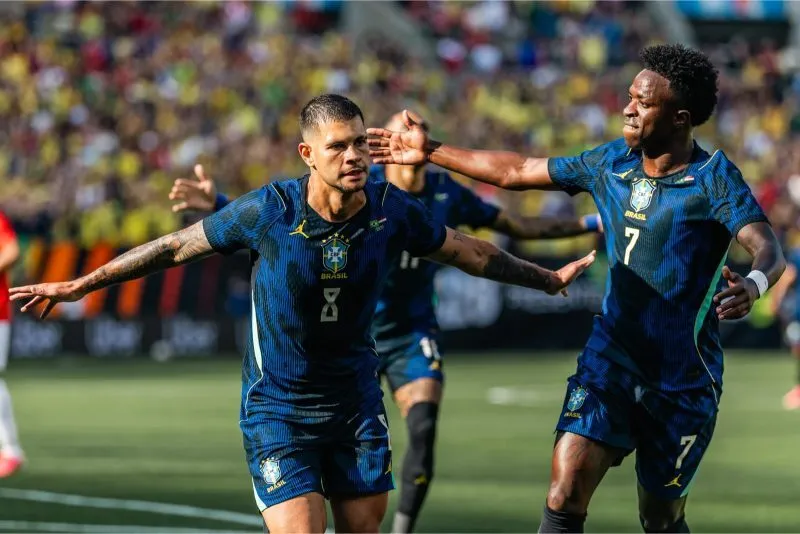Bruno Guimaraes mở tỷ số đầy ấn tượng
