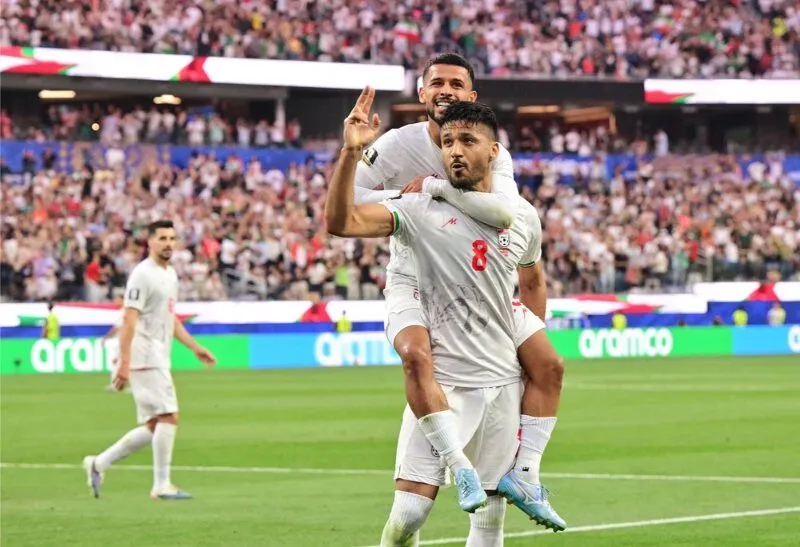 Iran và New Zealand rượt đuổi tỷ số đầy cảm xúc tại Mỹ