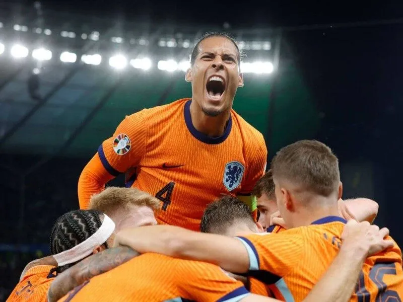 Virgil van Dijk dẫn dắt thế hệ mới