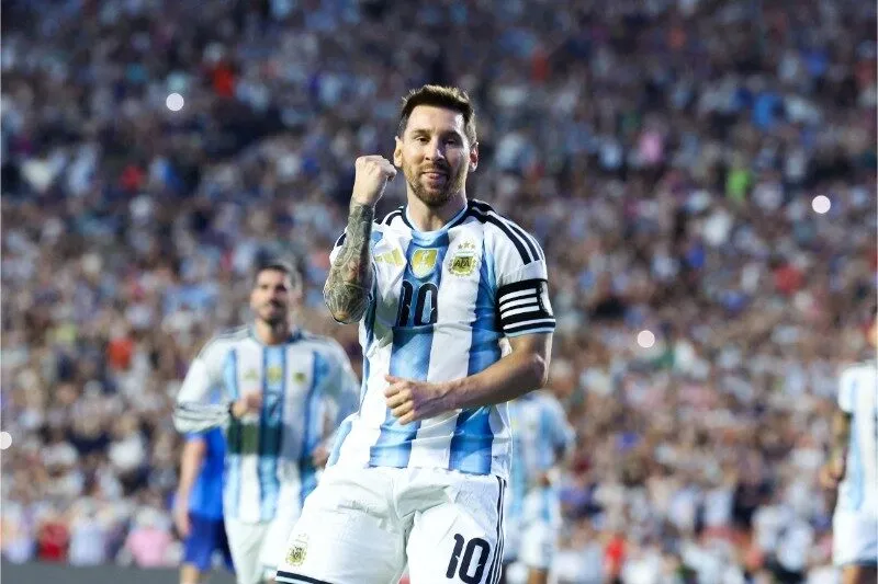Lionel Messi tỏa sáng sau khi vào sân