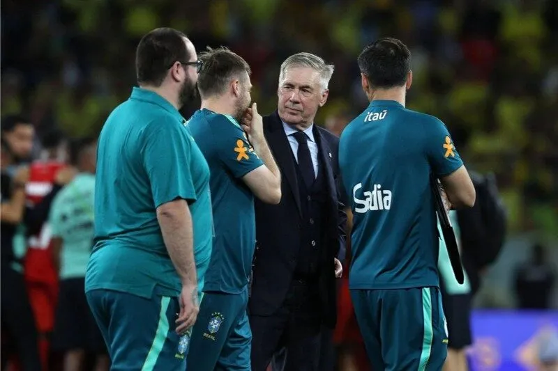 HLV Carlo Ancelotti cảnh báo học trò