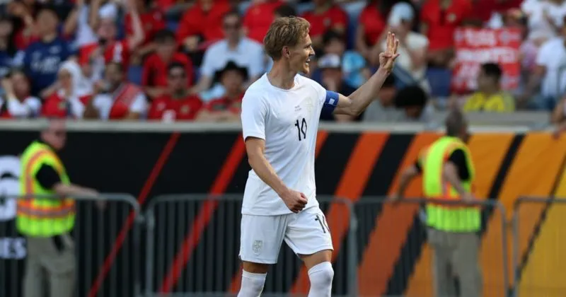 Martin Odegaard ghi bàn gỡ hòa cho ĐT Na Uy